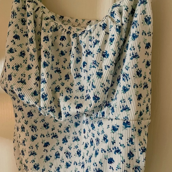 Shein Scrunched Medium Length Floral Print Blue and White Dress - Picture 3 of 4